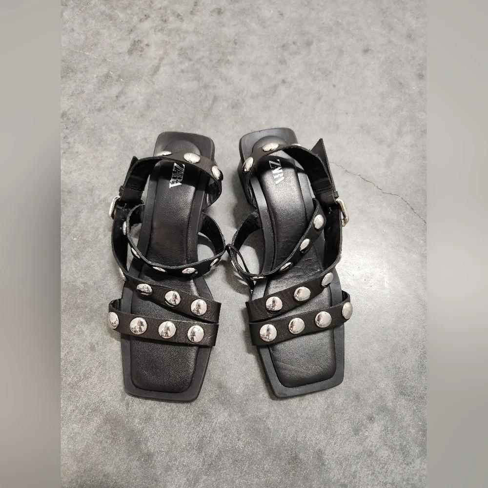NEW Zara Size 6 / EU 36 Black Studded Leather Heels Sandals - Picture 3 of 4
